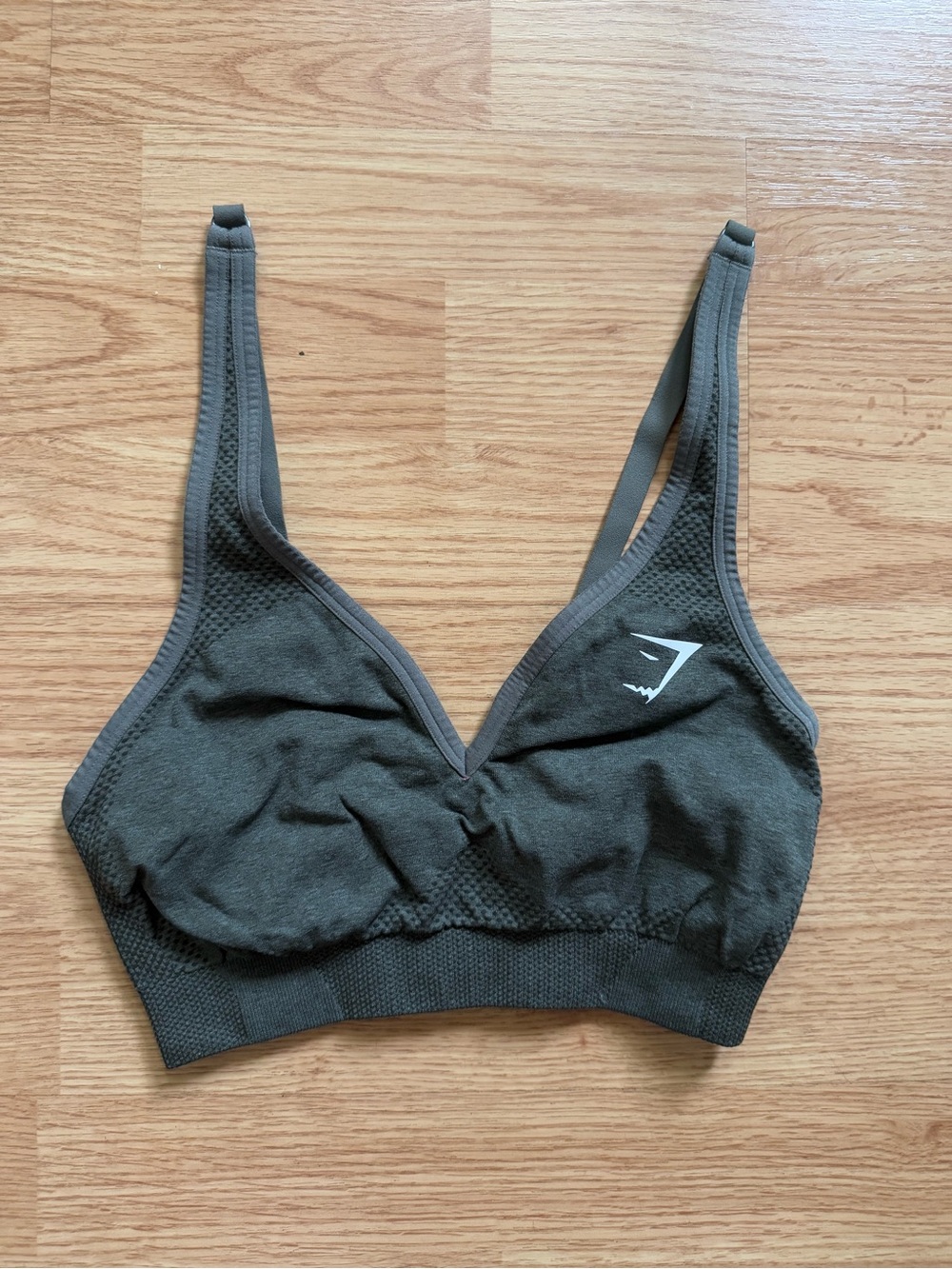 Gymshark Vital Seamless 2.0 V-Neck Sports Bra Woodland Green Marl Gray Size S